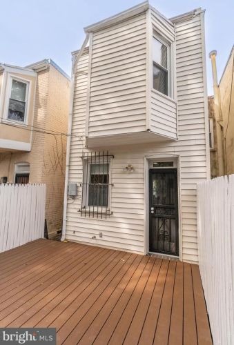 1357 Emerald St, Washington DC 20002-5431 exterior