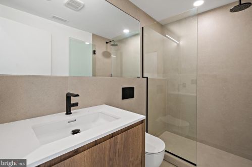 1355 Kater St, Philadelphia PA 19147-1817 exterior