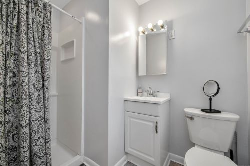 90 Dana Ln, Meriden CT 06451-5032 exterior