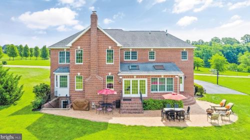 17675 Tobermory Pl, Leesburg VA 20175-7053 exterior