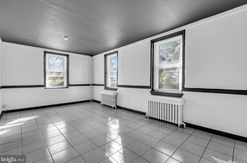 1003 Ironside Rd, Camden NJ 08104-2844 exterior