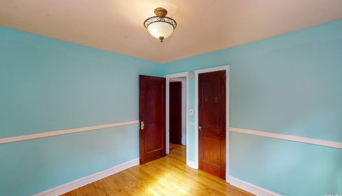 9 Birch Dr, Huntington Station NY 11746-3003 exterior