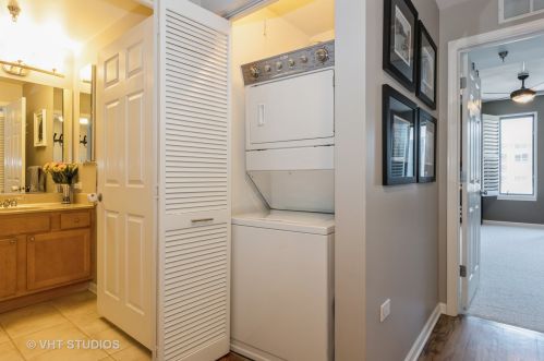 3232 Halsted St, Chicago IL  60657-3476 exterior