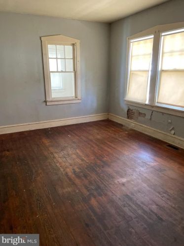 216 Laurel Ave, Camden NJ 08107-2128 exterior