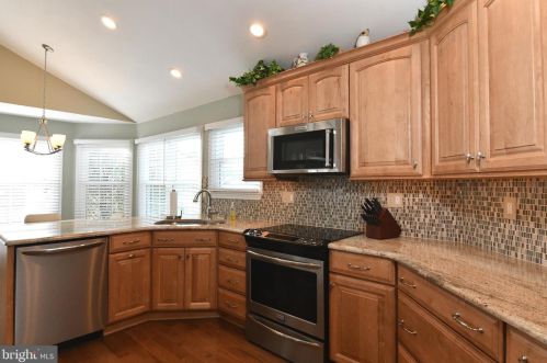 708 Tryens Rd, Chester PA 19014-1559 exterior