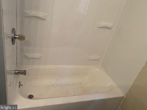 404 Olden Ave, Trenton NJ 08638-4327 exterior