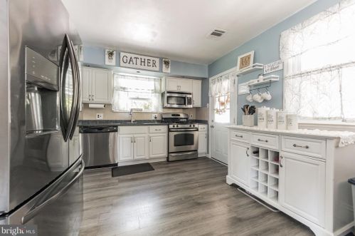 966 Claire Ave, Huntingdon Valley PA 19006-8623 exterior