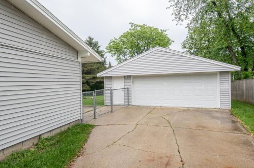 8084 Grandview Dr, Milwaukee WI  53223-3429 exterior