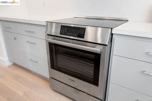 636 Kains, Berkeley CA 94706-1219 exterior