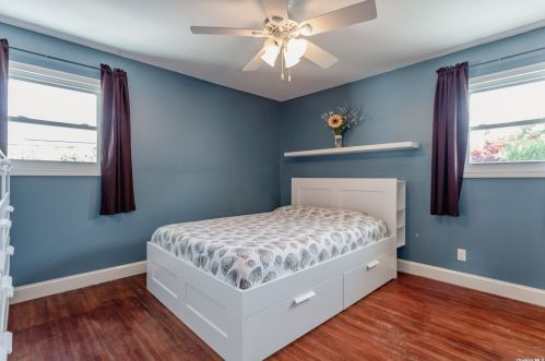 13 Dorian Ln, Commack NY 11725-3501 exterior