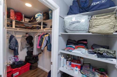 336 12 St, Plainwell MI 49080-1902 exterior