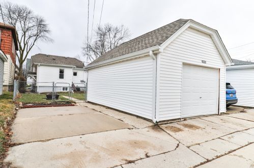 2040 70, Milwaukee WI 53223-2151 exterior