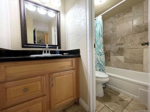 1920 Ala Moana Blvd, Honolulu HI  96815-1865 exterior