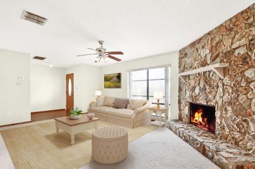 5709 Eagle Dr, Fort Pierce FL 34951-2322 exterior