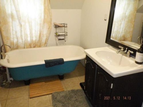 924 Stockbridge Ave, Kalamazoo MI 49001-3810 exterior