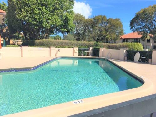 5201 Club Cir, Boca Raton FL 33487-3745 exterior