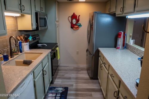 8738 Little Oak Ln, Tucson AZ 85704-0940 exterior