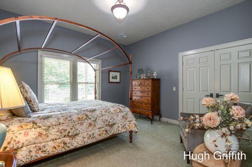 2041 Tall Pne Dr, Grand Rapids MI exterior