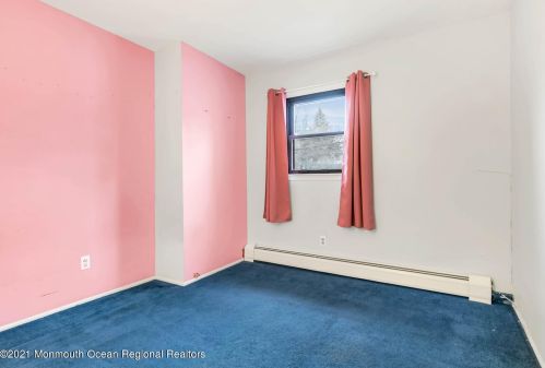 612 Grove Ave, Edison NJ 08820-3229 exterior