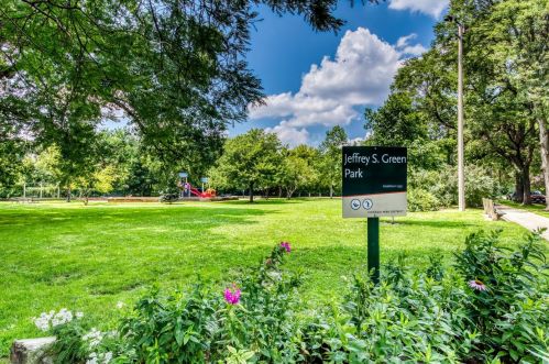 6553 Tahoma Ave, Chicago IL 60646-1134 exterior