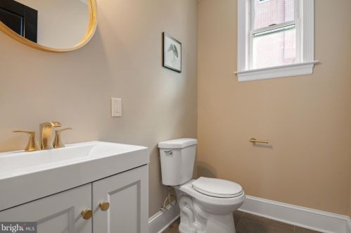 829 Shippen St, Lancaster PA  17602-2043 exterior