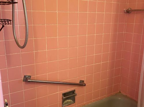 2933 Rochelle Ave, Milwaukee WI  53209-2624 exterior