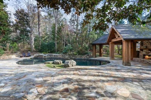 700 Brookwoods Trce, Atlanta GA 30342-2473 exterior