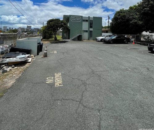 2458 Wilder Ave, Honolulu, HI 96822-2419