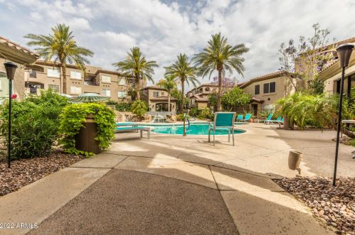 3236 Chandler Blvd, Phoenix AZ  85048-7207 exterior