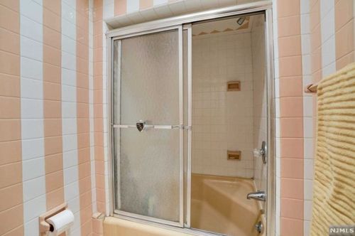 119 Hauxhurst Ave, Union City NJ 07086-6838 exterior