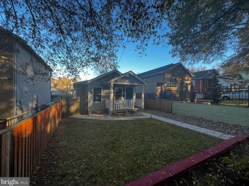 1025 49th St, Washington DC  20019-3930 exterior