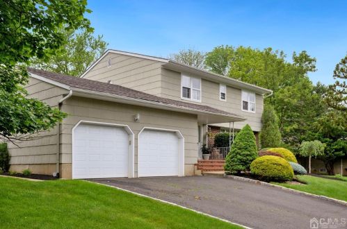 17 Fishel Rd, Edison, NJ 08820-3218