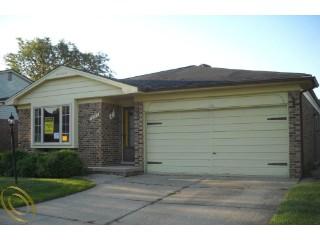 16322 Canterbury Ct, Macomb Township, MI 48044-3900
