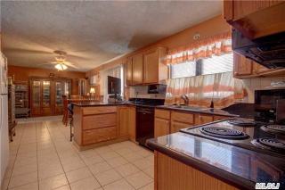 13 Rustic Rd, Yaphank, NY 11980-9754