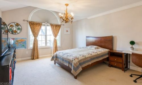 83 Winged Foot Dr, Livingston NJ 07039-8231 exterior