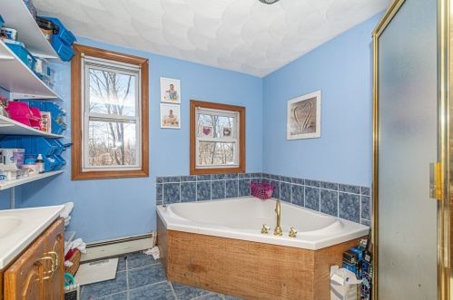 327 Middlesex St, North Andover MA 01845-3438 exterior