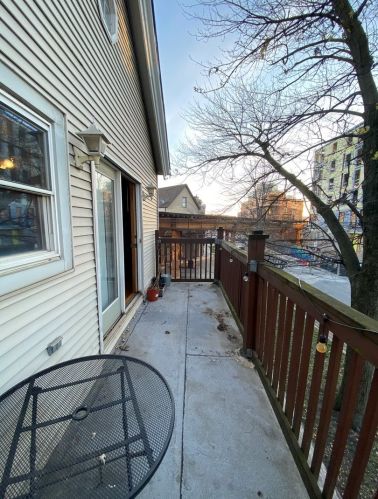 2854 Belden Ave, Chicago IL 60647-2917 exterior