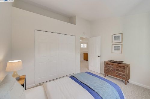 1036 Pinehurst Ct, Concord CA 94521-4532 exterior