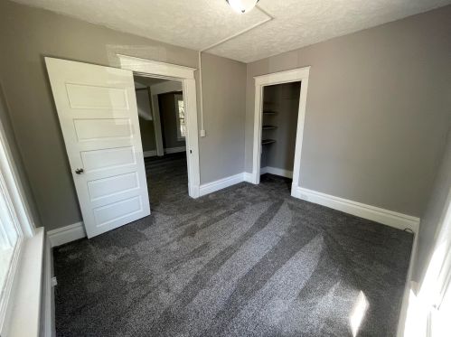 1030 Kenneth St, Meskegon MI 49442-3930 exterior