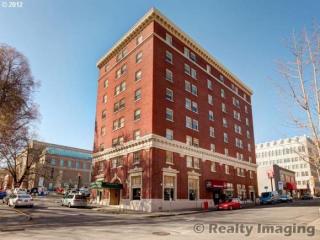 1005 Park Ave, Portland OR  97205-2433 exterior