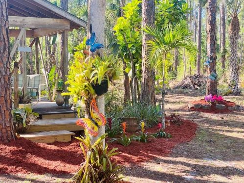 6075 English Oaks Ln, Naples FL 34119-1332 exterior