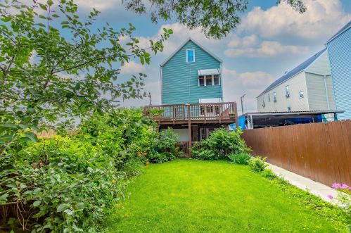 4339 Paulina St, Chicago, IL 60613-1219