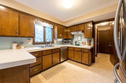 87 Mcdivitt Dr, Manchester CT 06042-2239 exterior