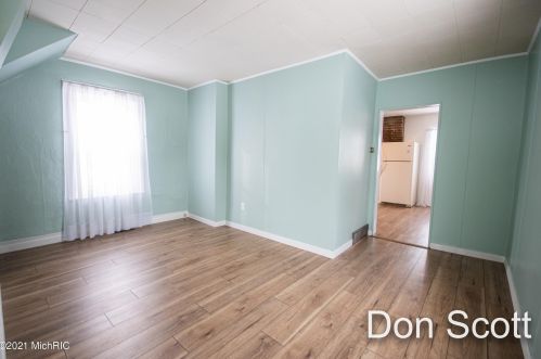 816 Spring St, Sylvan Beach MI 49461-1071 exterior