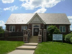 25 Chestnut St, Newton, MA 02465-2515