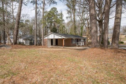 4085 Kenora Dr, Atlanta GA  30331-3919 exterior