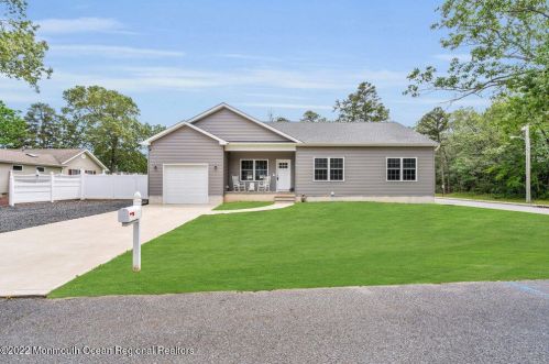 703 Streit Rd, Lacey, NJ 08731-4968