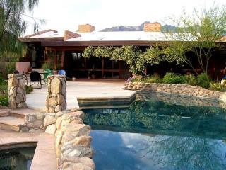 2210 Camino El Ganado, Tucson AZ  85718-4110 exterior