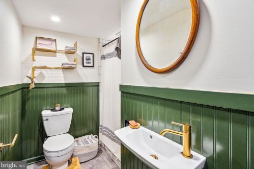 240 Fairmount Ave, Philadelphia PA  19123-2928 exterior