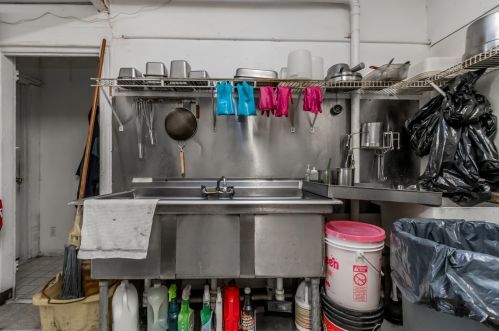 1435 Forest Ave, Portland ME 04103-3385 exterior